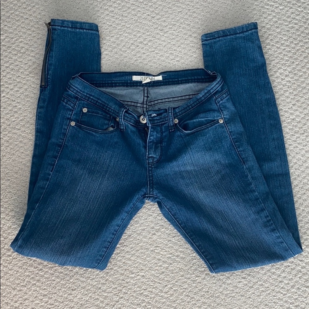 3 for $15!! LIKE NEW F21 blue denim skinny jeans